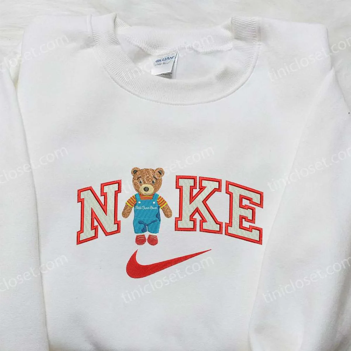 peluche petit ours brun x nike embroidered sweatshirt animal embroidered shirt best birthday gifts ideas t7s9p