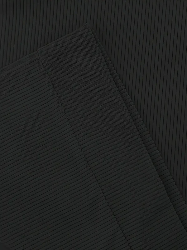 black 05 1